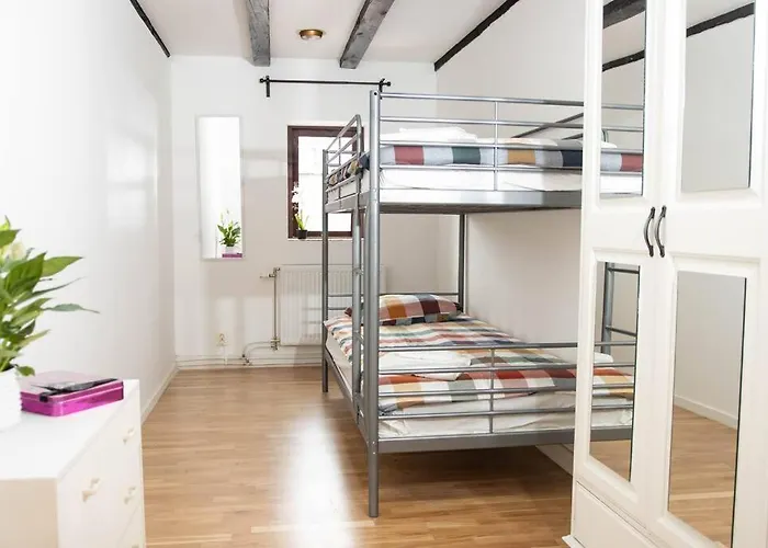 Historical Malt Factory Apartment, 6 Bedrooms, Sleeps 16 , Hot Tub
