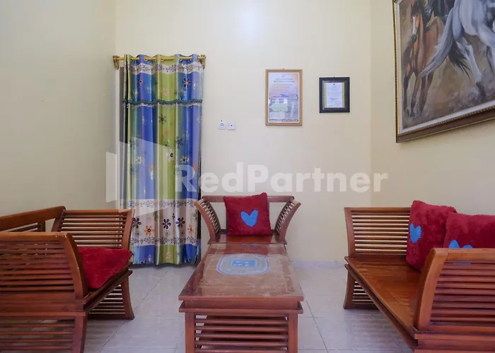Wisma Giri Mulyo B Near Grojogan Sewu Mitra Reddoorz