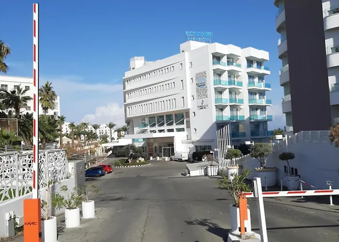 Vrissaki Beach Hotel