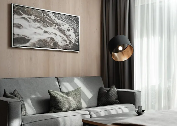 A Casa Elements
