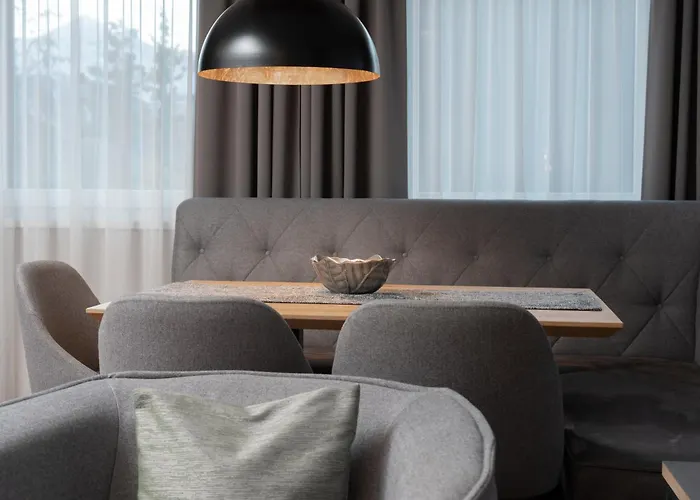 A Casa Elements