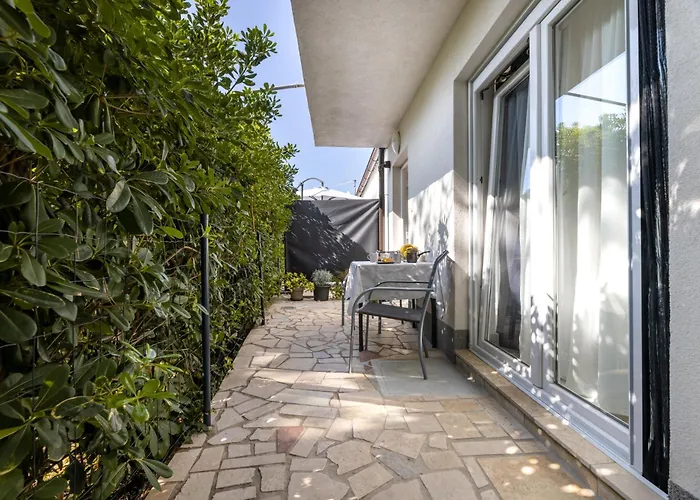 Apartments Lacrima