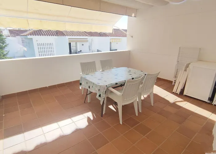 Islantilla-Apartamento con piscina y garaje en primera línea de playa