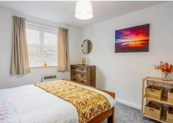 1 Merchants Gate - 2 Bedroom, City Apartment With Private Parking