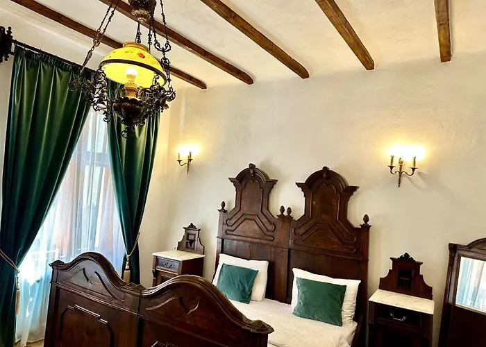 The Throne - M Museum Hotel