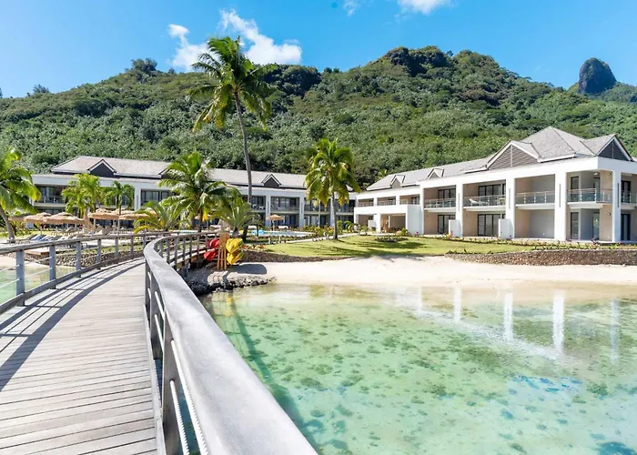 Cook'S Bay Hotel & Suites