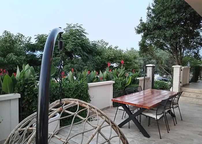 Seaview Holiday Apartments, Ventura Nin