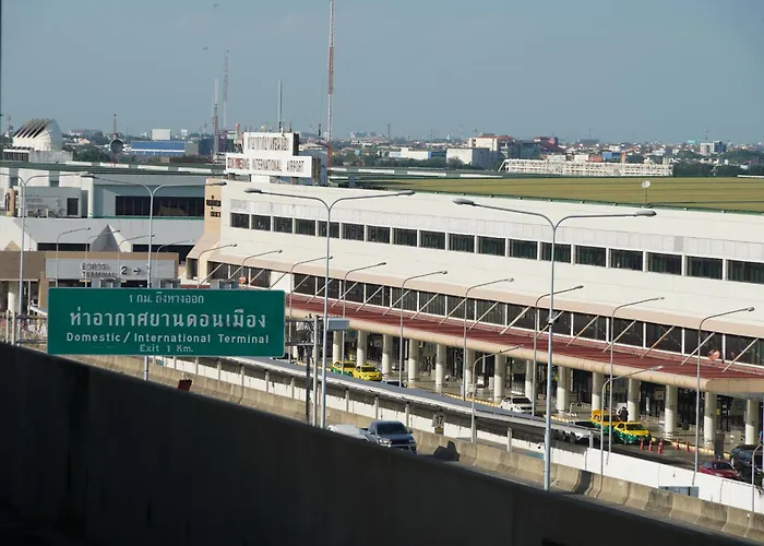 Roomquest It Square Don Mueang Airport