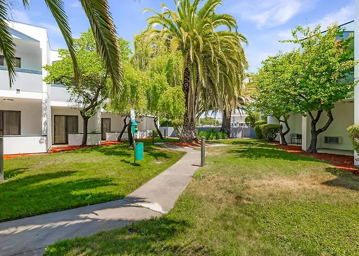 Best Western Plus Wine Country Inn & Suites