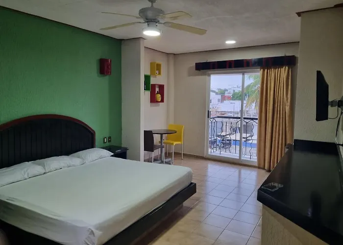 Suites Los Arcos (Adults Only)