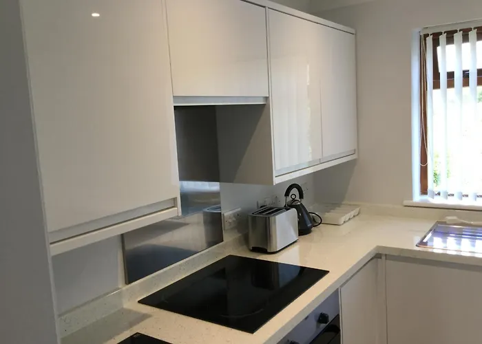 High Hedges Apartment B