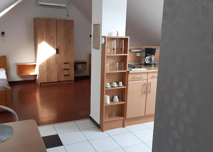 Mary Apartmanhaz Heviz