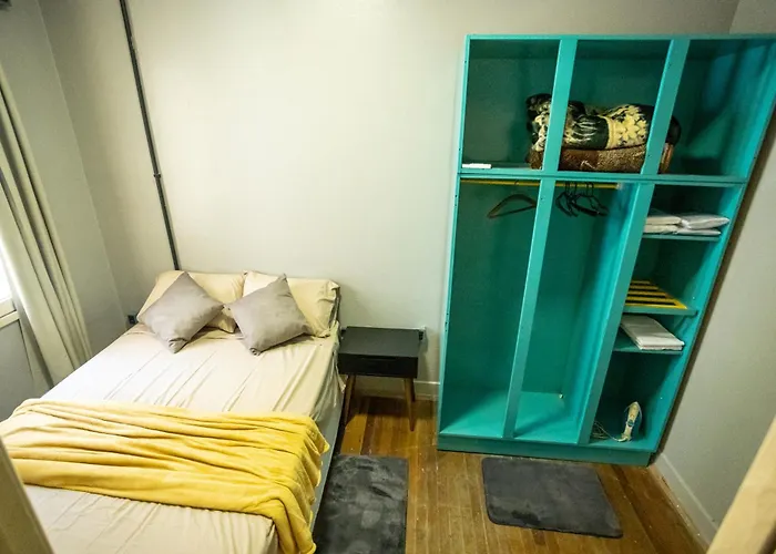 Apartamento central com pátio, 1 quadra do calçadão