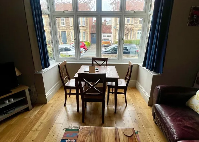 A Cosy Garden Flat In A Quiet Area Close To The City Centre