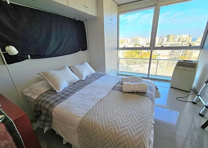 Fantastic Spot: Studio W/Parking 2 Blocks To World Trade Center, 3 To Beach