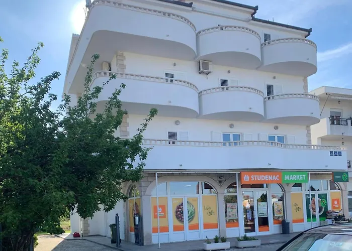 Apartments Nevistic