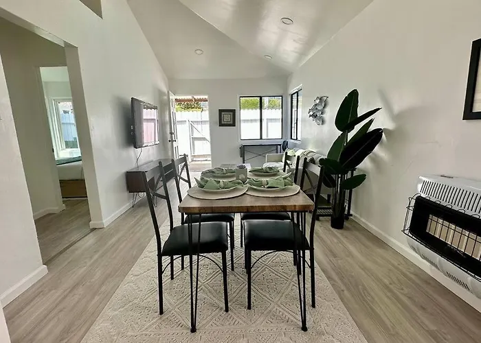 Beachside 2Br Close 2 Sand, Town