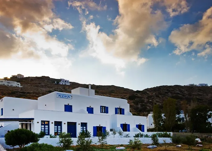 Avra Pension Chora 