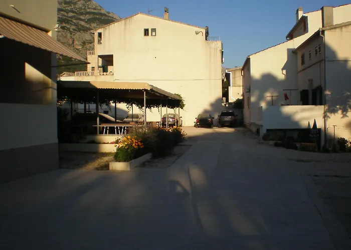 Studio Apartments Marija With Private Parking