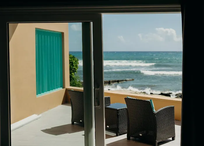 Grapetree Bay Hotel And Villas