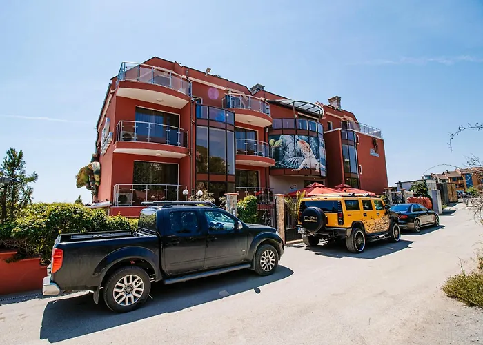 Red Iguana Hotel