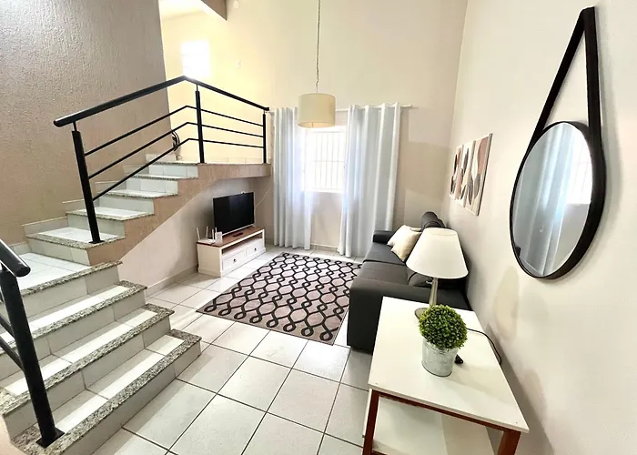 Casa Ampla - Ótima Localização
