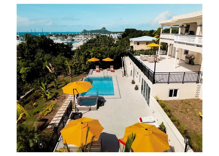 Luxurious Oasis For Groups