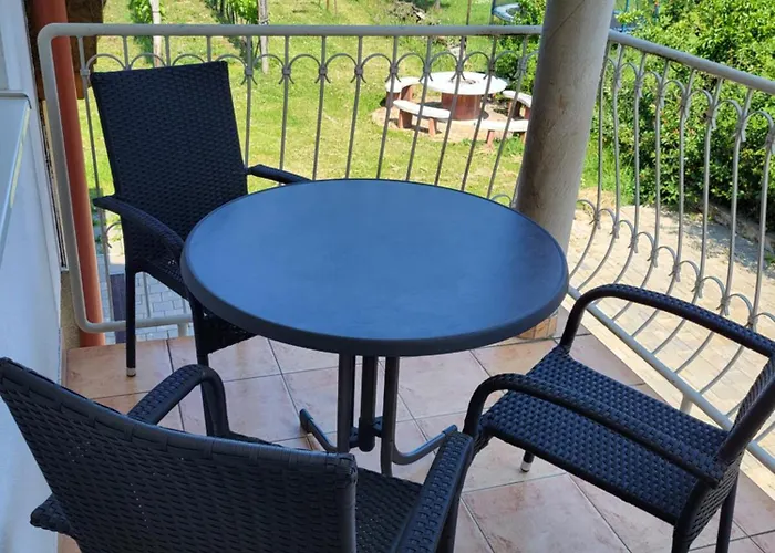 Tip-Top Apartmenthouse