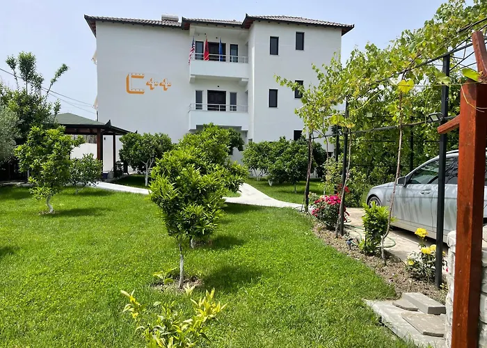 Hotel Vila C Plus Plus