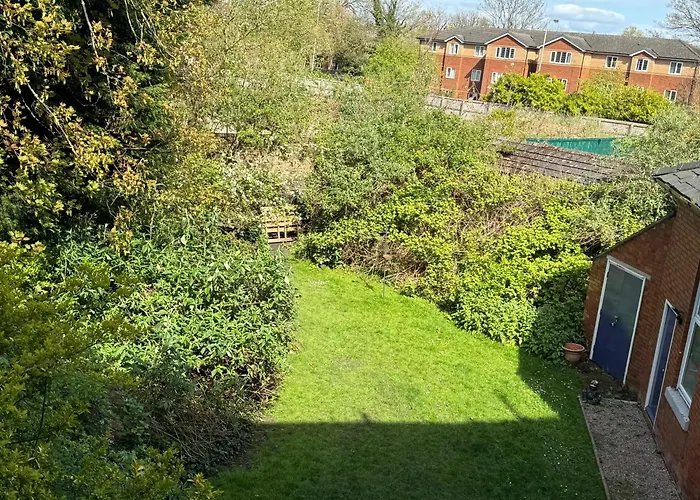 Airy Apartment Sefton Park