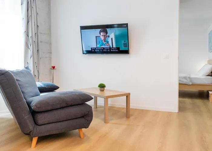 Easyflatvezia, Near Lugano, Free Secure Parking