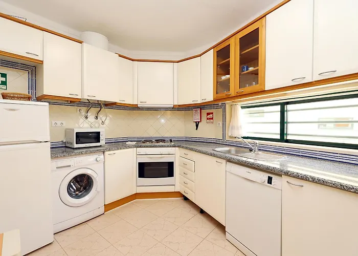Quinta Dos Pinheiros Apartments