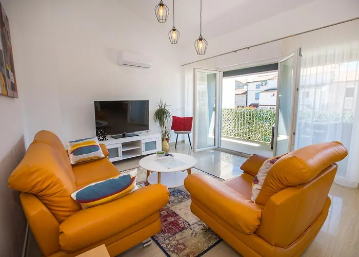 Luna - Modern & Stylish Apartment