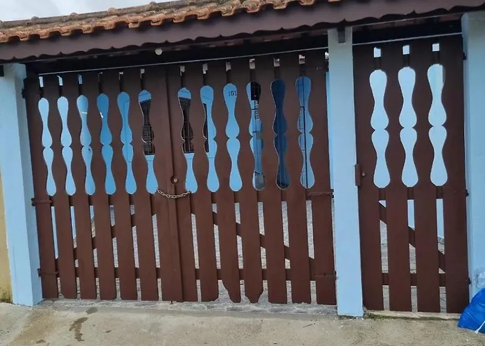 Casa completa a 300 mts da praia