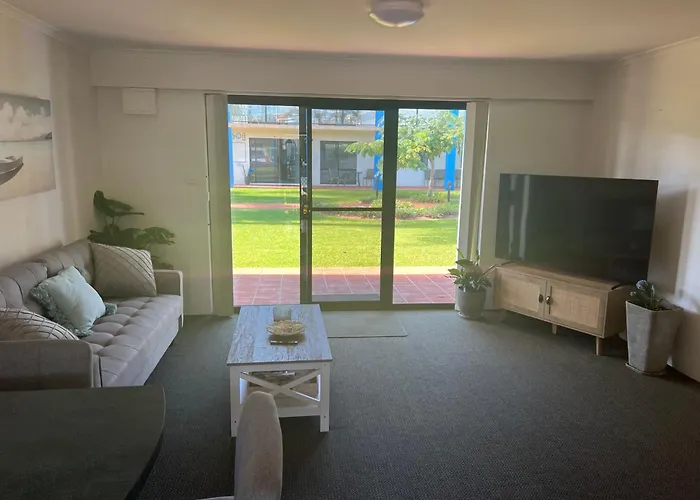 Nautilus Hamptons Style Beach Apartment Merimbula