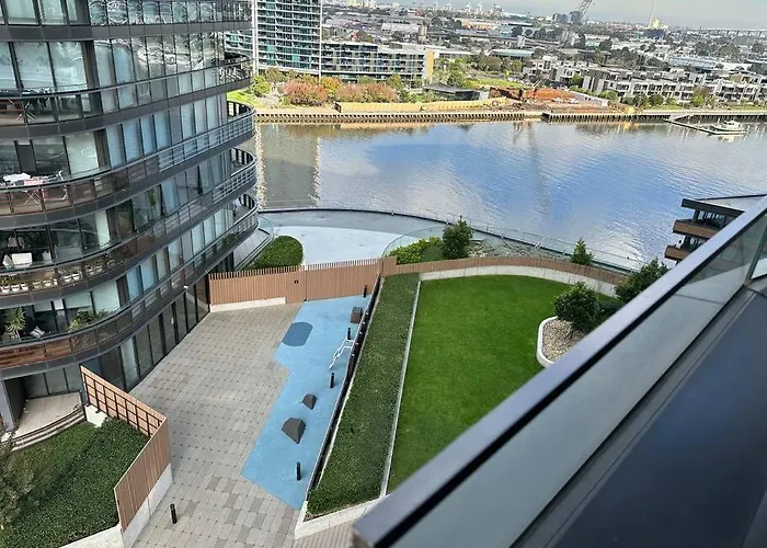Wyndel Apartments One Bedroom Mel883Col1104N