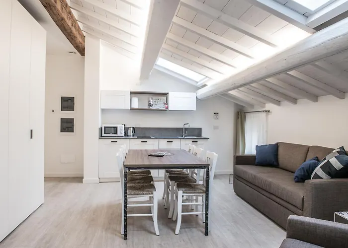 Carrera Home Appartamenti Verona - Bike Hotel