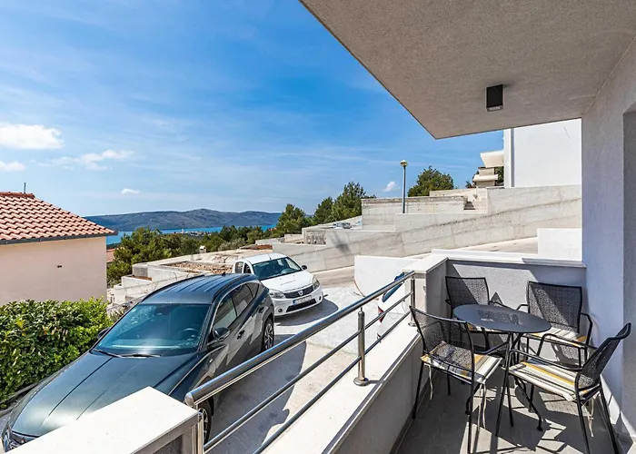 Awesome Apartment In Seget Donji