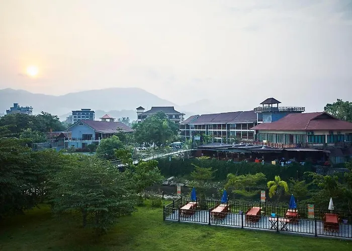 Thavisouk Riverside Hotel