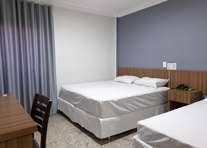 BOMBONATO HOTEL - Fácil Acesso ao Aeroporto e parque de Exposições ABCZ