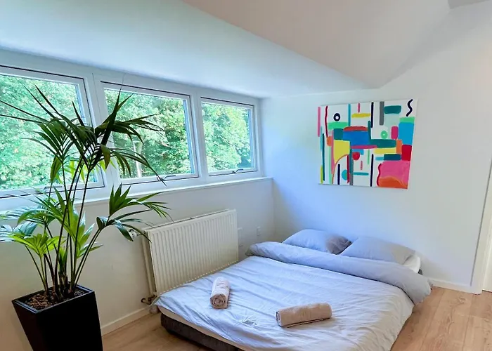 Modern Apartment Close To City