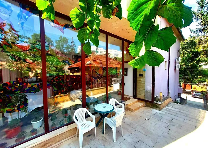 Family Art Hotel Gallery