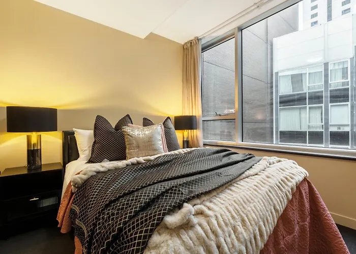 Boutique Retreat In Heart Of Cbd Mobility-Friendly