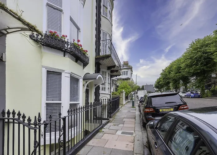 Upper Rock Brighton - Guest House