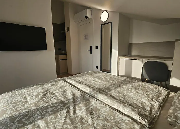 Richi Rooms & App