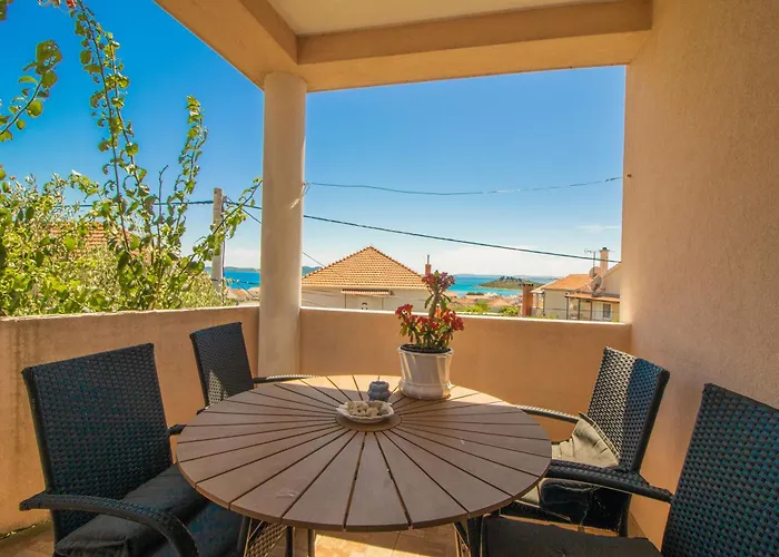 Apartments Petar Maksan