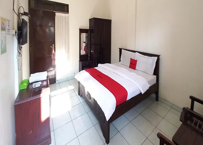 Reddoorz Syariah At Hotel Pandan Wangi Near Alun Alun Sidoarjo
