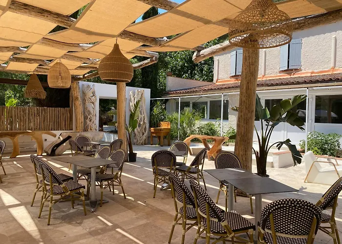 Auberge Des Pins