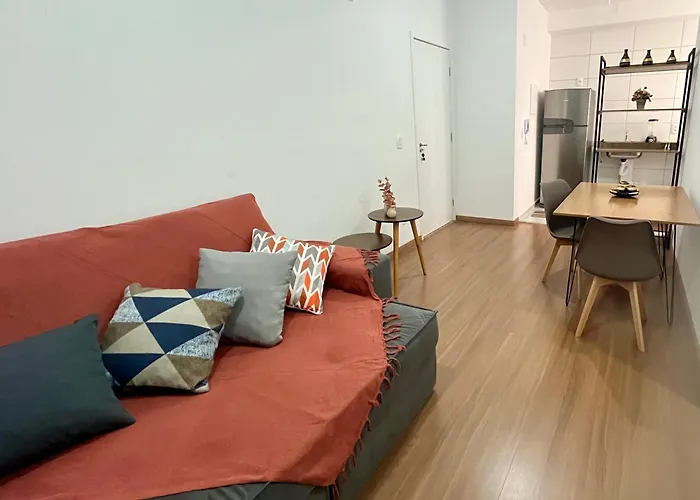 Apartamento para até 6 em condomínio com piscina