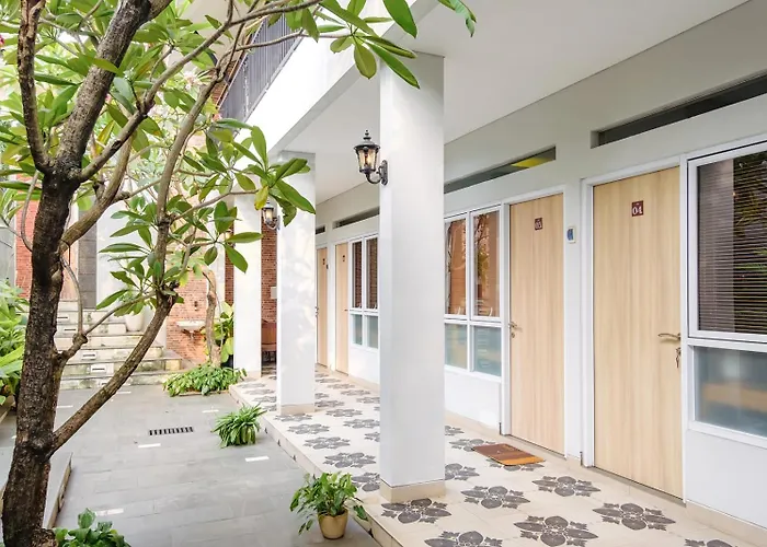 Calma Coliving At Bintaro, Tangerang Selatan